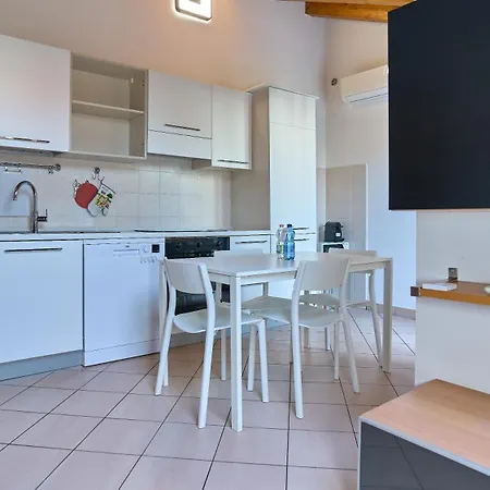 Apartman App 19 Elegante Mansarda Con Terrazzo E Parcheggio *