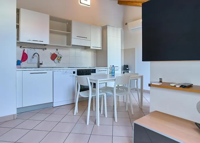 アパート App 19 Elegante Mansarda Con Terrazzo E Parcheggio *